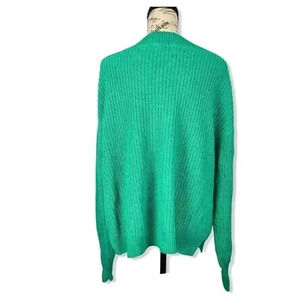 NWOT- Abound green v-neck crewneck sweater- XL
